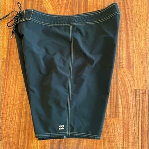 Billabong Men’s board shorts size 34
